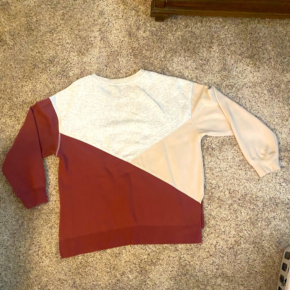 Sweatshirt - Picture 5 of 10